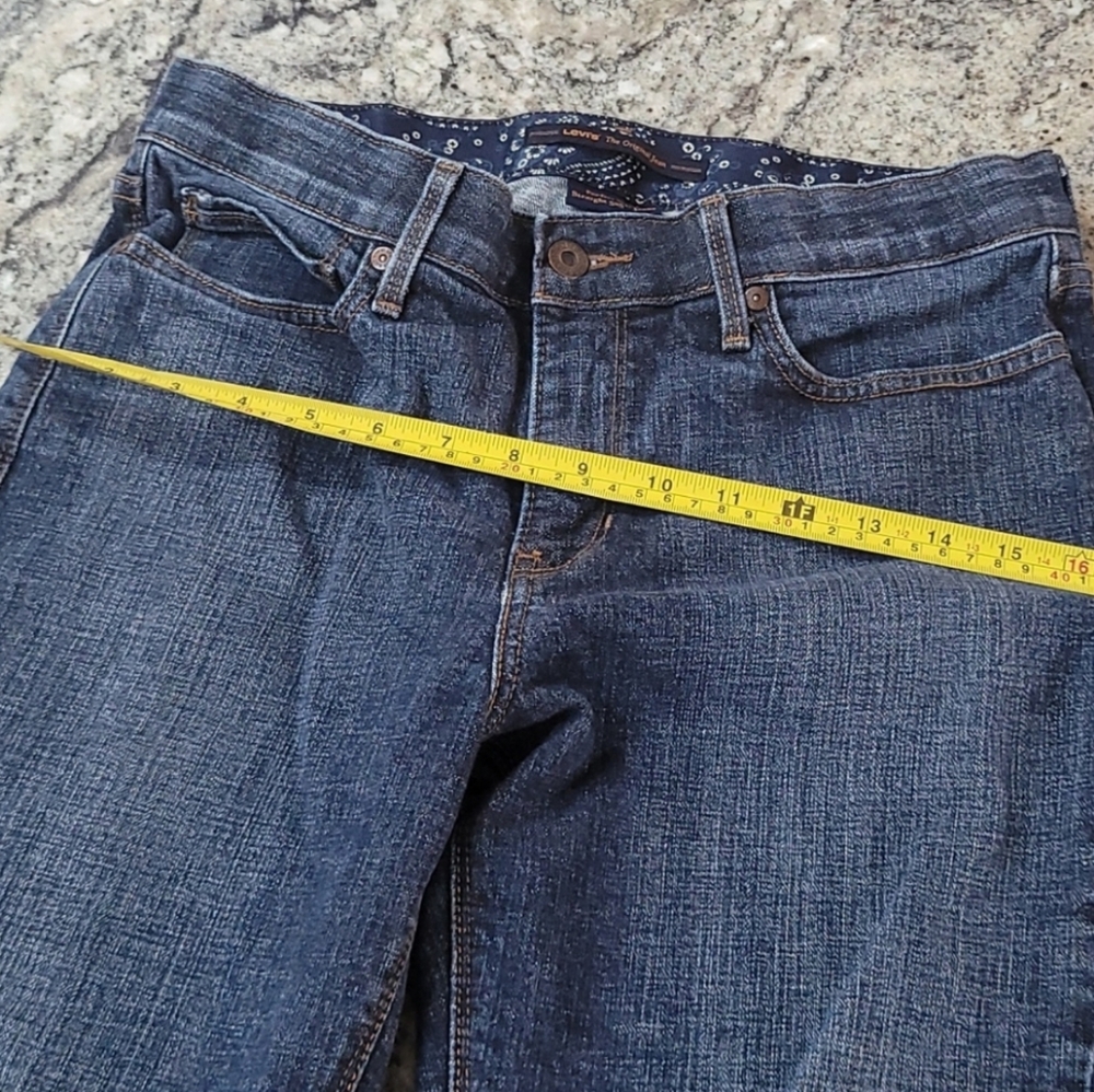 LIKE NEW - Levi's 525 Dark Blue Straight Leg Jeans - Picture 5 of 9